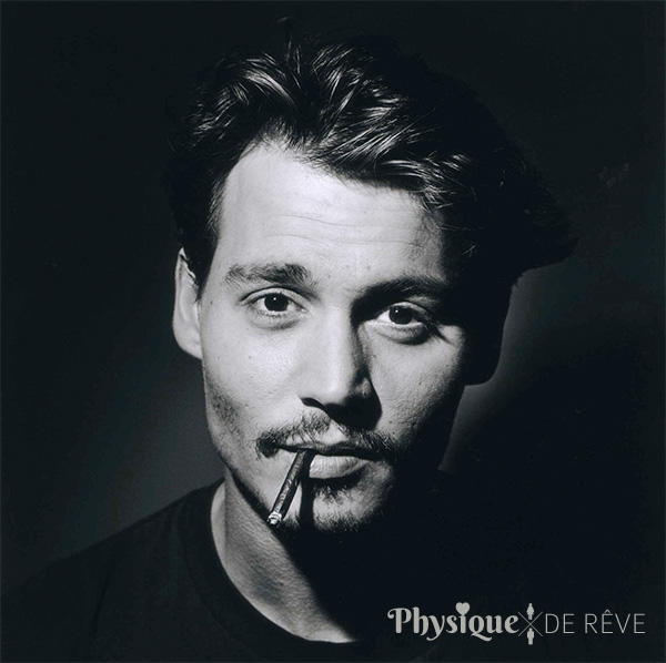 Johnny Depp’in gencligine bakin dunyanin en yakisikli erkegi degil mi sizce?