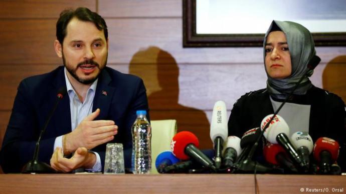 Sizce fotoğraflardaki 4 yakışıklı erkekten hangisinin bakışlarındaki ifade daha karizmatik ve şehvetli?