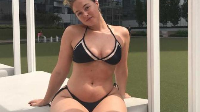 Ünlü büyük beden manken iskra sizce de çok seksi değil mi?