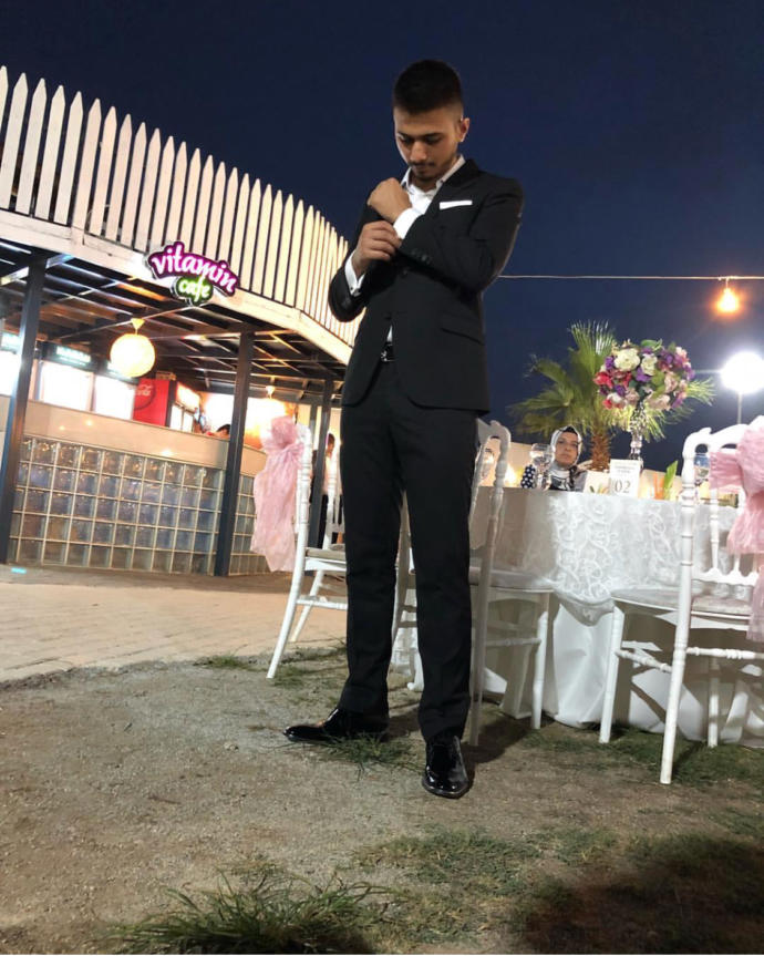 Takım elbise her erkeği seksi gösterir mi?