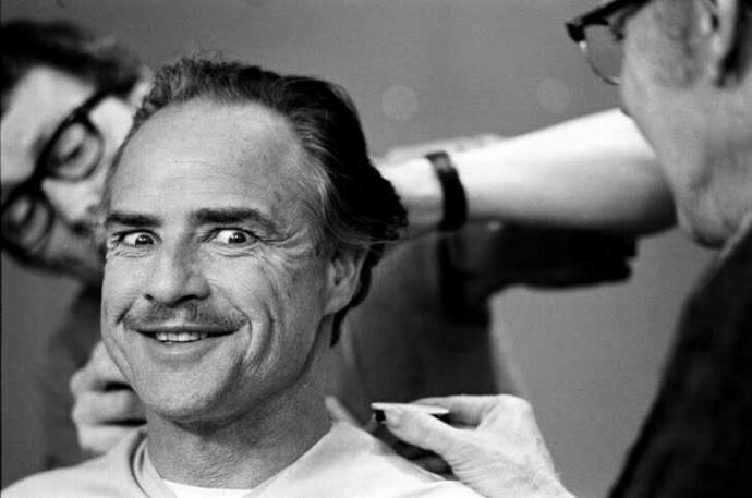 Marlon Brando kadın olsa çocuk doğurmayı kabul eder miydi?