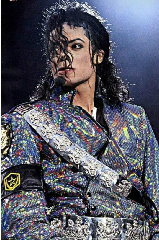Michael Jackson mı daha yakışıklı Bülent Ersoy mu??