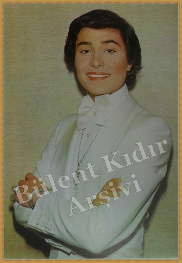 Michael Jackson mı daha yakışıklı Bülent Ersoy mu??