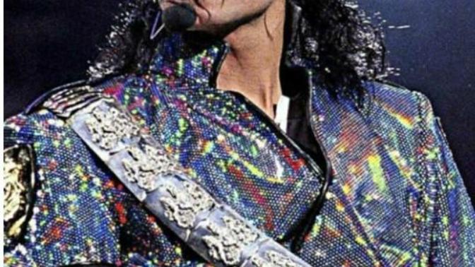 Michael Jackson mı daha yakışıklı Bülent Ersoy mu?