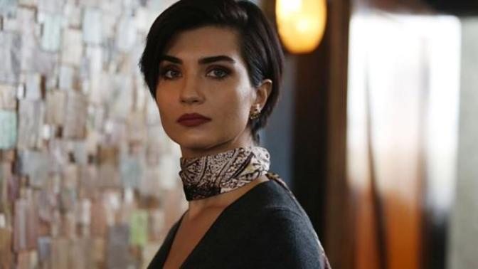 Tuba Büyüküstün'e benzemek için yüz nakli yaptırsam nasıl olur?