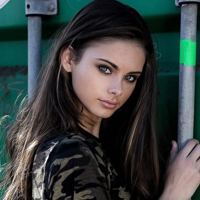 Hangi genç ünlü model daha güzel?