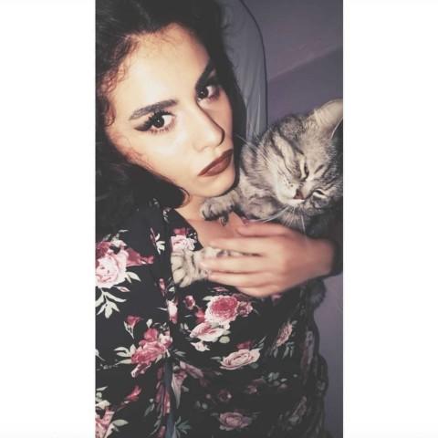Sevgilimle kedi sahiplendik, tanıştırayım sevgilim ve kedimiz. Adı ne olsun karar veremedik?