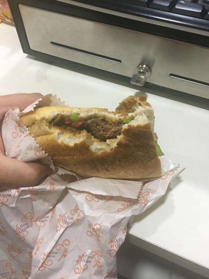 Gece gece köfte ekmek yer misiniz?