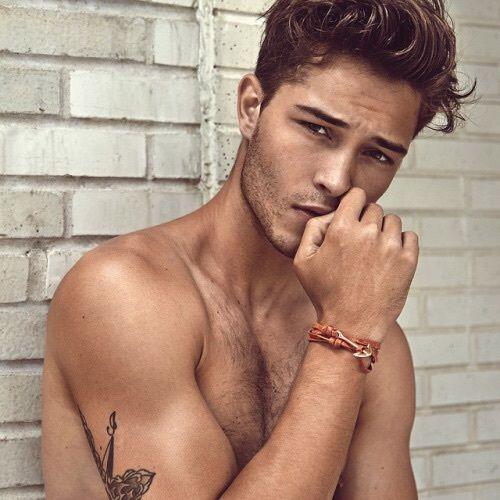 Dünyanın en seksi ateş parçası olan erkek modeli sizce hangisi?