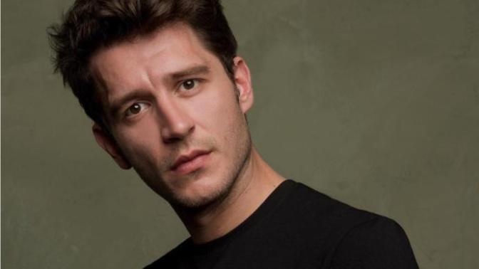 Uraz kaygilaroglu joseph morgan ve edis karisimi degil mi?
