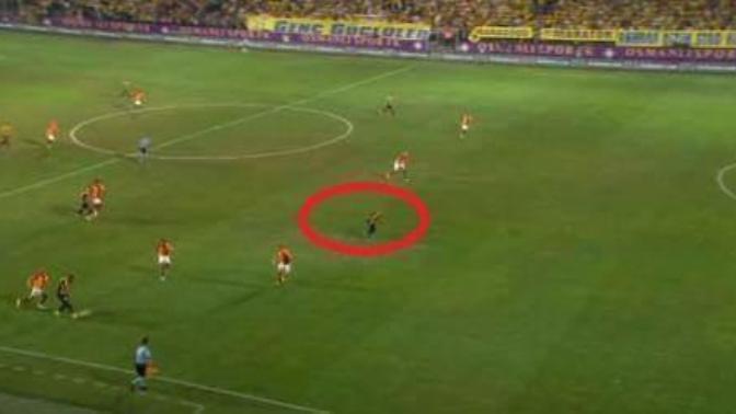 VAR a rağmen galatasaray lehine hatalar neden bitmiyor?