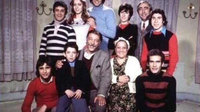 Eski Filmler Aile Olmayı Öğretirdi, Şimdiki Filmler Neden Aldatmayı Ve Boşanmayı Öğretiyor Acaba?