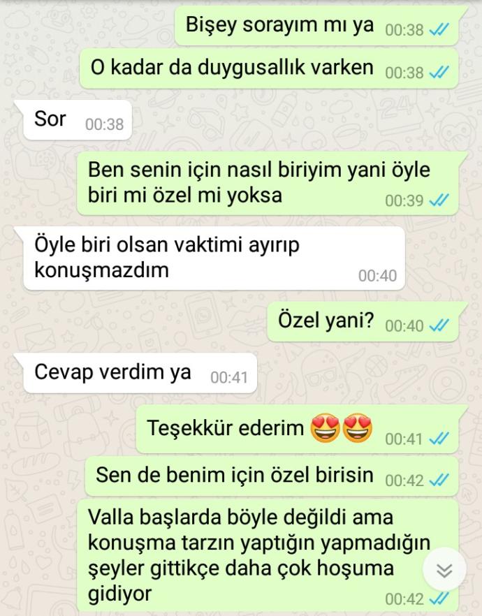 Acaba bu kız boş değil ve utangaç mı yoksa arkadaş gibi mi görüyor?