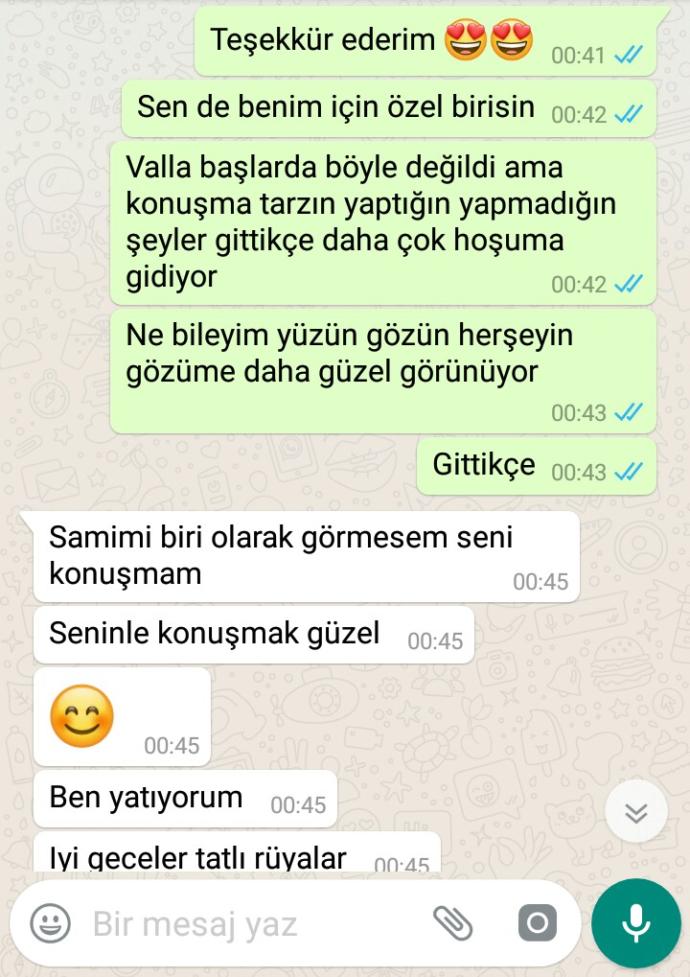 Acaba bu kız boş değil ve utangaç mı yoksa arkadaş gibi mi görüyor?