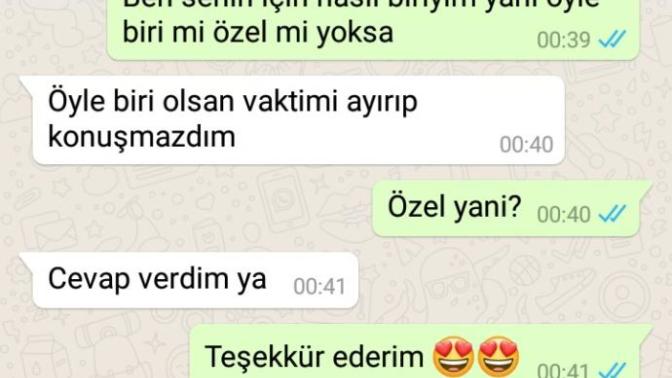 Acaba bu kız boş değil ve utangaç mı yoksa arkadaş gibi mi görüyor?