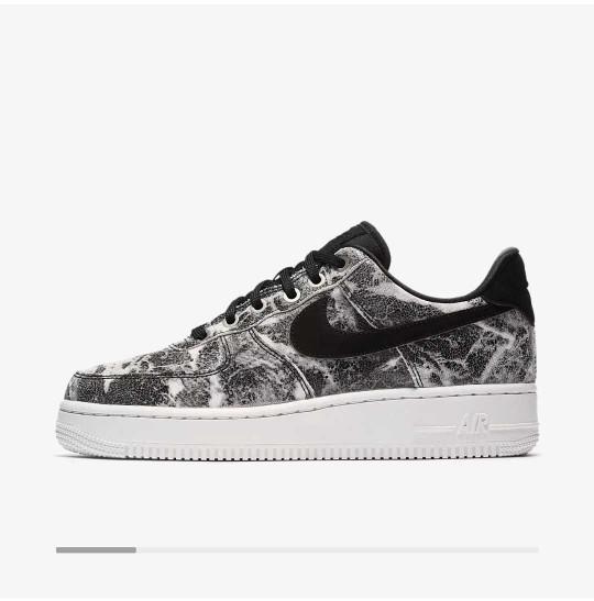 Nike Air Force modelinin farklı renk ya da desenlilerini nasil bulabilirim? Heryerde beyaz varrr?