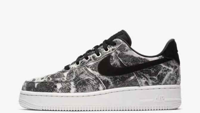 Nike Air Force modelinin farklı renk  ya da  desenlilerini nasil bulabilirim? Heryerde beyaz varrr?
