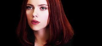 Natasha romanoff saç rengi?