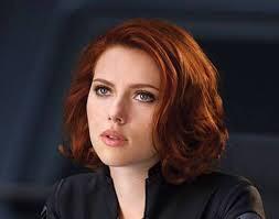 Natasha romanoff saç rengi?