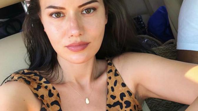 Fahriye Evcen'i Niye Bu Kadar Çok Beğeniyor Erkekler?