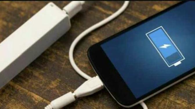 Telefon %100 dolmadan şarj aletini prizden çekersek telefonun bataryası zarar görür mü?