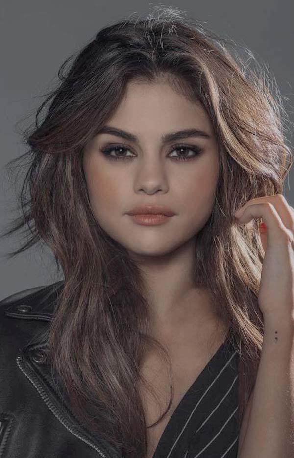 Selena Gomez'in hangi saç rengi daha güzel sizce?