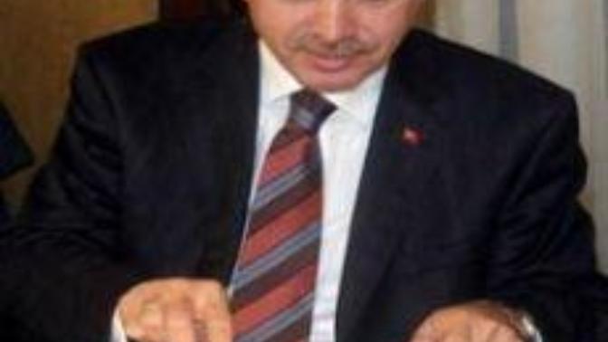 Restorantta yemek yerken başınızı çevirdiğinizde Recep Tayyip Erdoğan'ı pilav üstü döner yerken görseniz ne yapardınız?