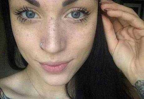 Hint kınasıyla çil?
