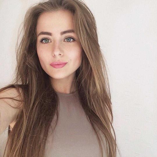 Çok seksi ve çok güzel bir kızla nasıl sevgili olunabilir?